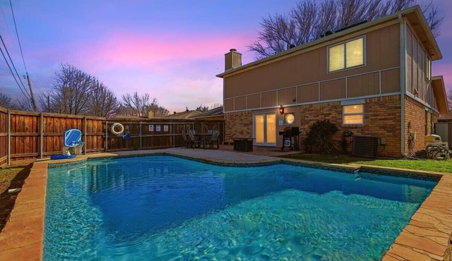 4-BD Home with Stunning Backyard Pool Oasis