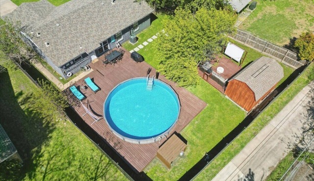 4-BD Luxury Retreat | Pool, Grill, Outdoor Cinema