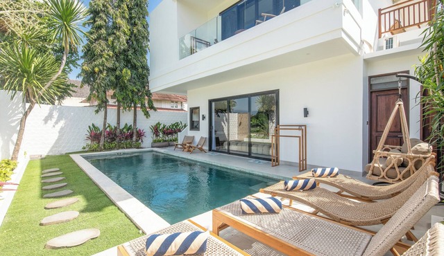 4 Bd Seminyak Retreat + Rice Fields 4 mins to Beach