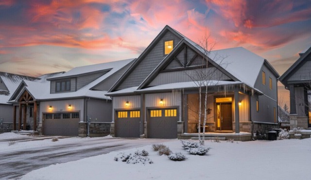 4 BDR Home Near Downtown Collingwood and Blue Mtn