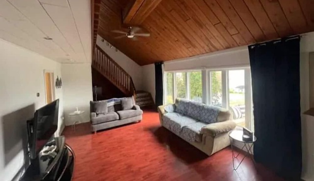 4 Bdr House with Lakeview, outdoor entertainment area, backyard with fire pit