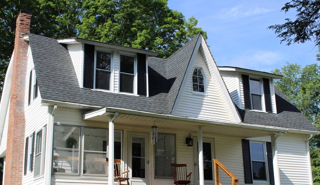 4 Bdrm 2 Bth Farmhouse