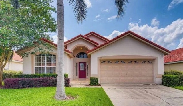 4 BDRM 3 Bath Home with Private Screened and Heated Pool- 15 Min to Disney