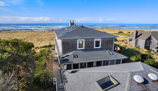 4 bdrm/4 bth Oceanfront with private Cabana, EVCharger, Gas FP, jetted tub