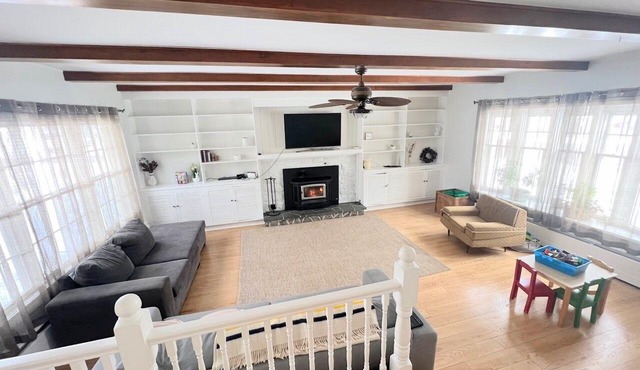 4 Bdrm Brighton Character Home Steps to Downtown Ch'town & Victoria Park