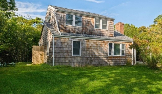 4 bdrm House in Amagansett Dunes 1 block from private beach entrance