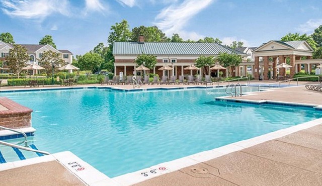 4 BDRM SLEEPS 12* 2 LIVING RMS, 2 KITCHENS, 4 BATHRMS, INDOOR/OUTDOOR POOLS, SPA