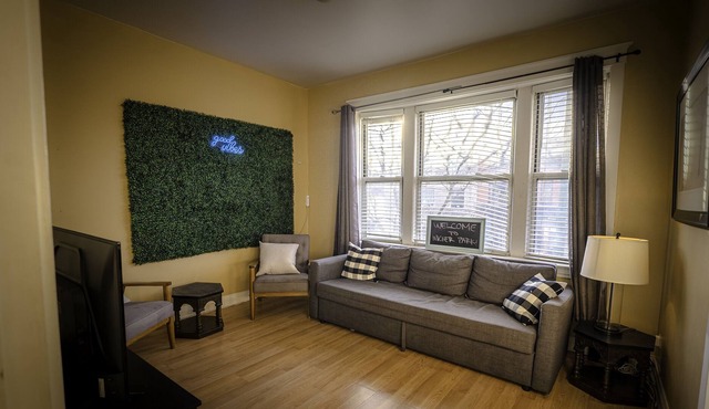 4 BDRM Stay in the heart of Wicker Park