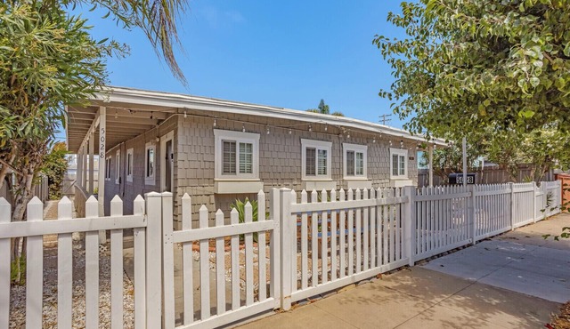 4 Beach Flats Sleeps 18 2Blks from Beach,Boardwalk,Sand,Surf