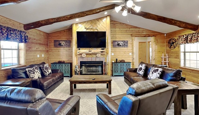 4 Bears 1 Cave | Wooded Views, Outdoor Space!