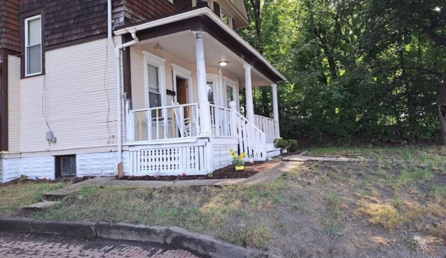 4 Bed 1.5 Bath Victorian Home in Central Akron