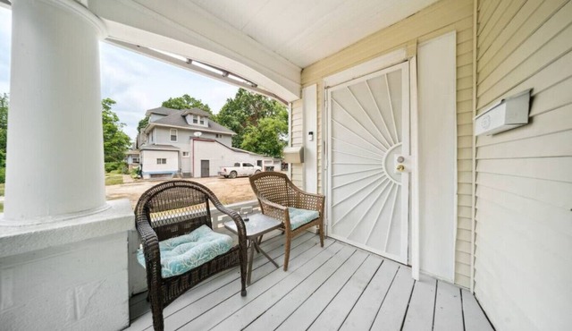 4 Bed 1 Bath Apt in Akron's North Hill Area