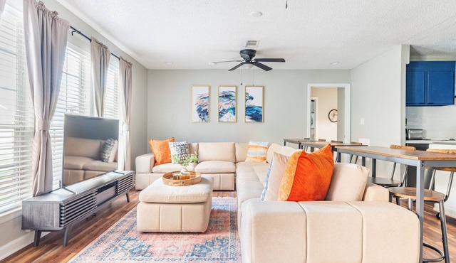 4 Bed, 2 Bath, Dog Friendly, Well Equipped Kitchen, Easy 1 Mile to Jordan-Hare, Ample Parking, Pool