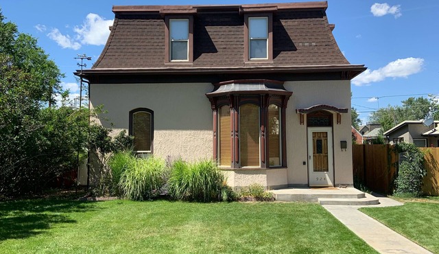 4 Bed/2 Bath Historic Victorian Home in Downtown Salida! STR - 0422