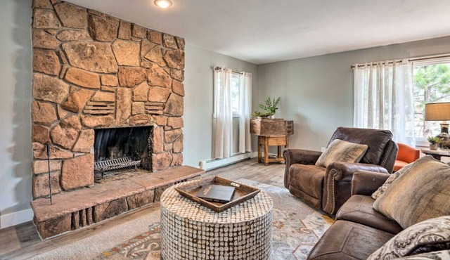 4 bed 2 bath home located near Rocky Mountain National Park