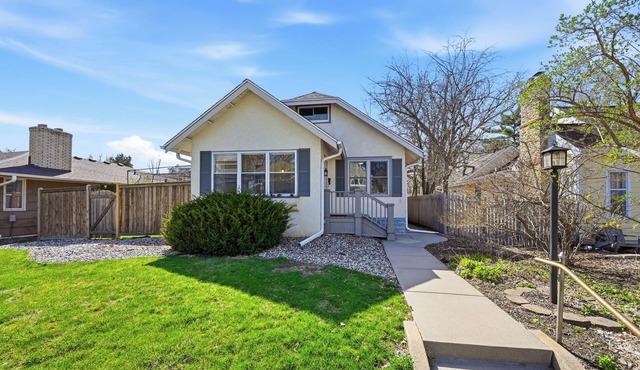 4 bed/2 bath house located in Mpls Chain of Lakes; Mall of America/dwtn Mpls