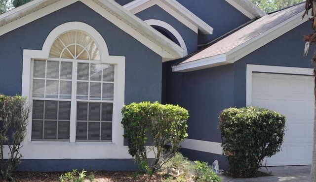 4 bed 2 bath with Pool