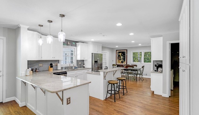 4 Bed 3 Ba Reno w/Saltwater Pool (Heated) n2 miles to Sanford Stadium/Downtown