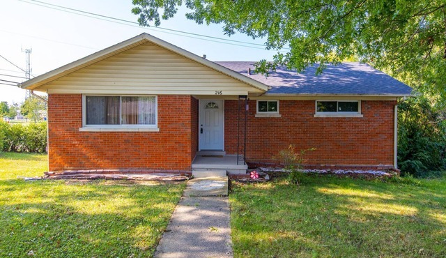 4 Bed 3 bath clean , spacious all brick home , welcome families and work groups