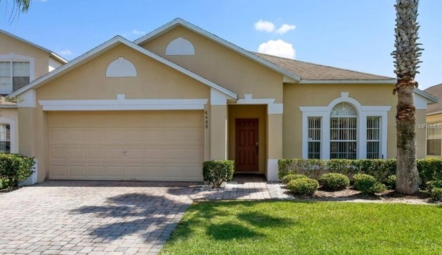 4 BED 3 BATH LAKE VIEW WITH POOL/JACUZZI