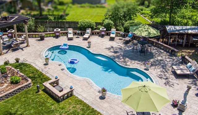 4-Bed 3-Bath Schaumburg Retreat with Amazing Backyard Entertainment