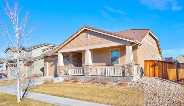 4 Bed/3 Bath, Sleeps 12! 20 min DIA, Pets-Large yard; Great for Families!