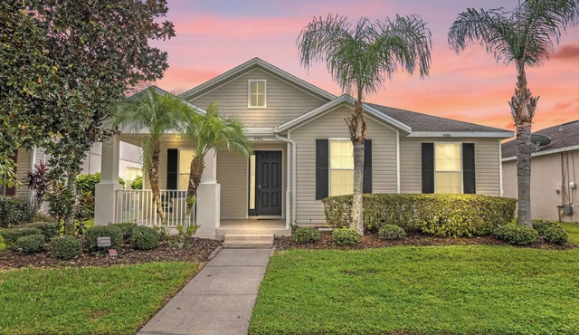 4 Bed 3 Bath South Facing Pool Home with Spa 4986TV