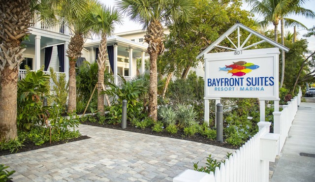 4-Bed 4.5 Bath Condo @ Bayfront Suites - CLEANING FEE INCLUDED Non-Waterfront