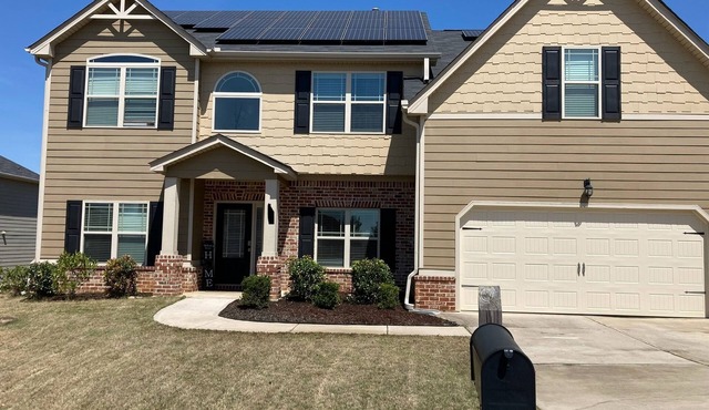 4 Bed 4 Full Bath Home Just 7 miles from the Masters!