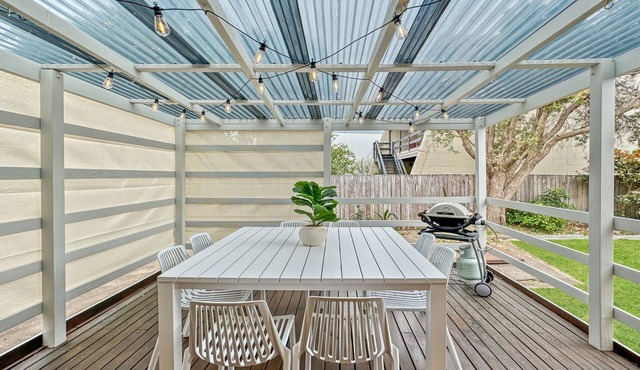 4-Bed Beach House with Garden & Alfresco Dining