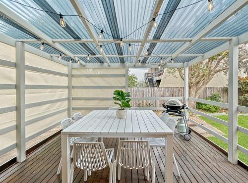 4-Bed Beach House with Garden & Alfresco Dining