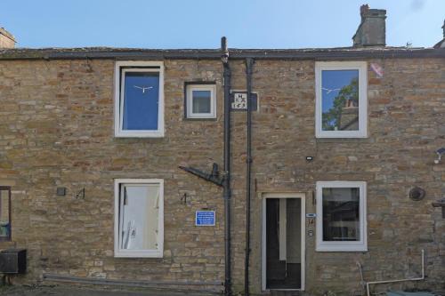 4 bed charming, Family-friendly cottage 1694