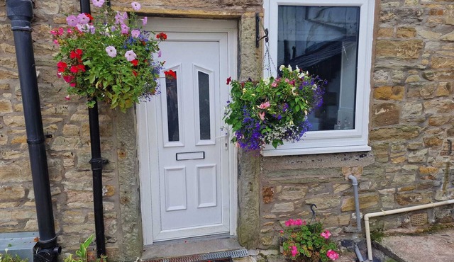 4 bed charming, Family-friendly cottage, built in 1694