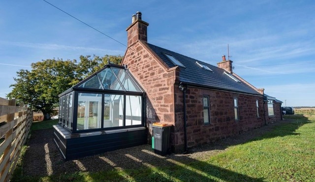 4 Bed Converted Barn in Aberdeen Countryside