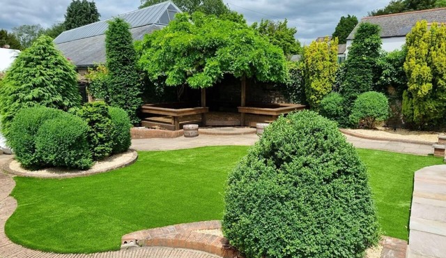 4 Bed Cottage - Sleeps 8 - Pets - Garden - Parking