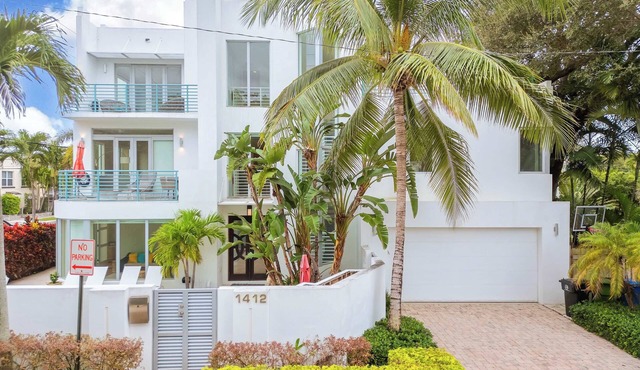 4-Bed + Den with pool in Las Olas, Ft Lauderdale