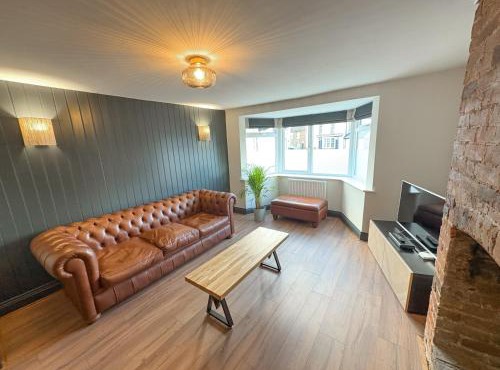 4 Bed Home In Central Maldon