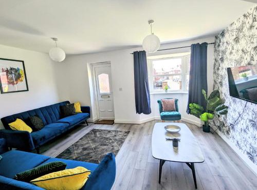 4 bed home with driveway parking, ideally located in Latchford, Warrington - Latchford Mews