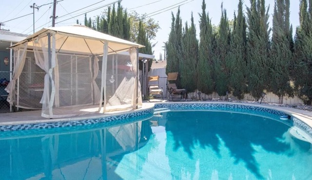 4 Bed Home with Pool, Bar Area and Gym equipment