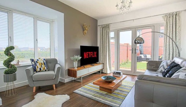 4 bed house in Milton Keynes | freeparking | wifi