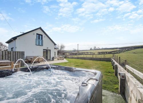 4 Bed in Aberarth oc-g30835