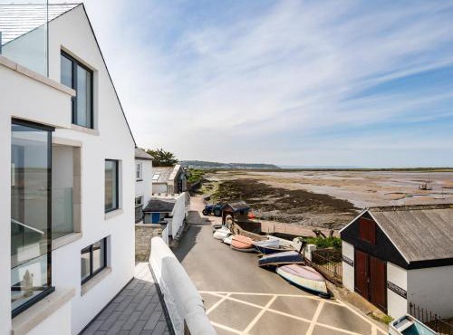 4 Bed in Appledore 56012