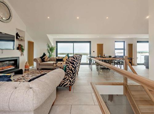 4 Bed in Appledore 93960