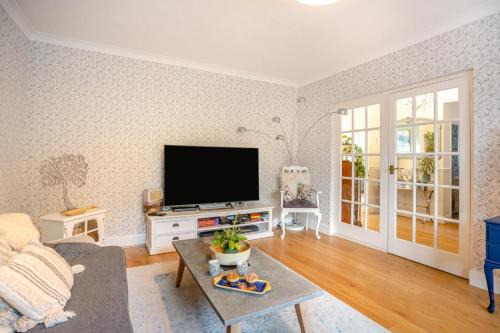 4 Bed in Bishopston oc-t34163