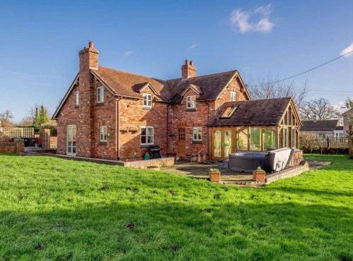 4 Bed in Blakeney 90589