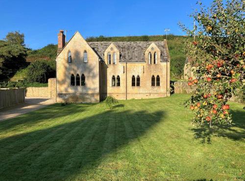 4 Bed in Bridport oc-58847