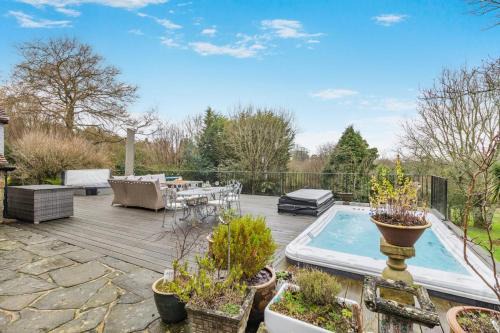 4 Bed in Burwash Common oc-s34866