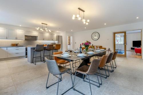 4 Bed in Capel Bangor oc-m30145