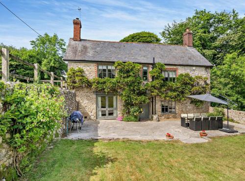 4 Bed in Charmouth THEFA