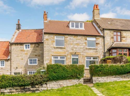 4 Bed in Danby 82262